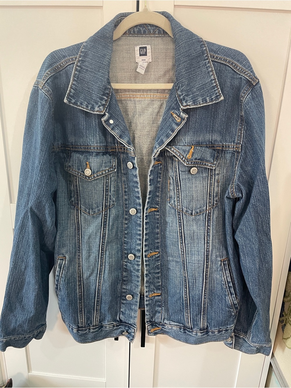 Gap Men’s Denim Trucker Jacket Large Medium Wash 100% Cotton 2008 Classic Jean